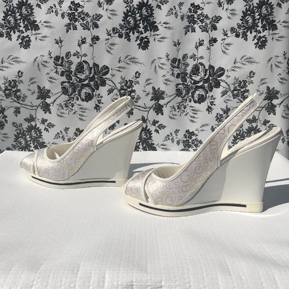 BCBGirls bg-olwen White Peep-Toe Wedges - Picture 4 of 10